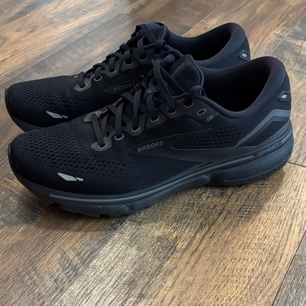 Brooks Men's Size 9.5 Ghost 15